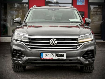 2020 Volkswagen Touareg - photo 2