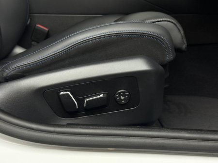 2025 BMW 5-Series - photo 13