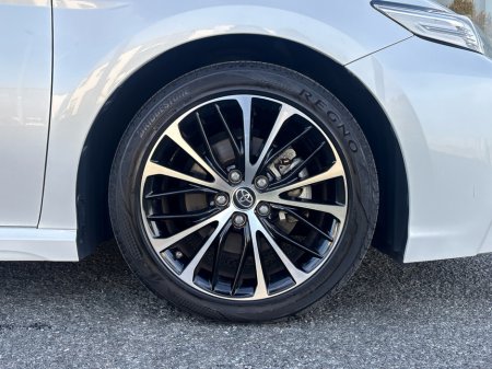 2019 Toyota Camry - photo 5