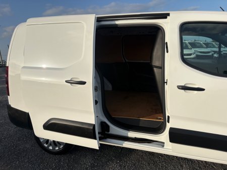 2020 Peugeot Partner - photo 13