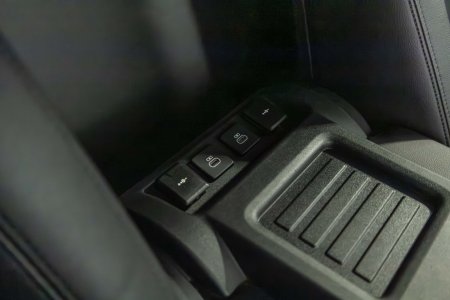 2024 Land Rover Defender - photo 18