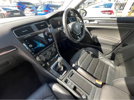 2020 Volkswagen Golf - photo 34