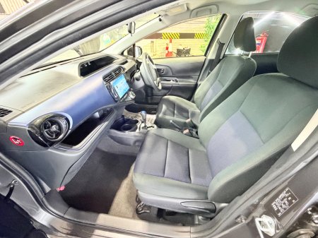 2016 Toyota Aqua - photo 6