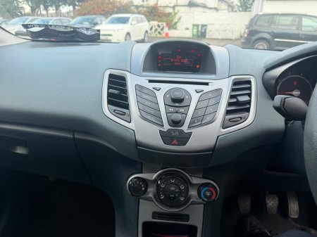 2011 Ford Fiesta - photo 19