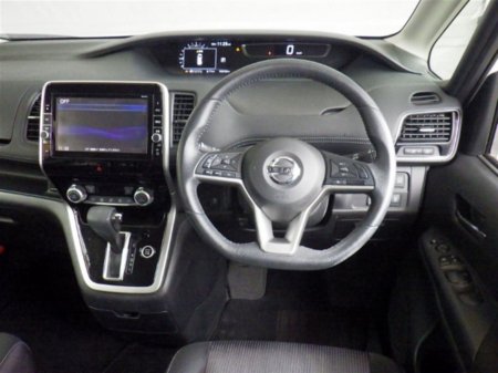 2017 Nissan Serena - photo 7