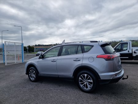 2018 Toyota RAV4 - photo 2