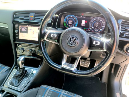 2020 Volkswagen Golf - photo 13