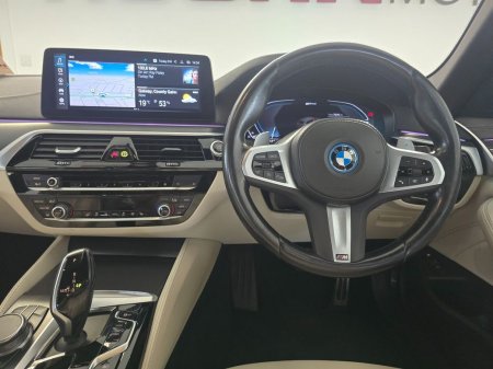 2023 BMW 5-Series - photo 7