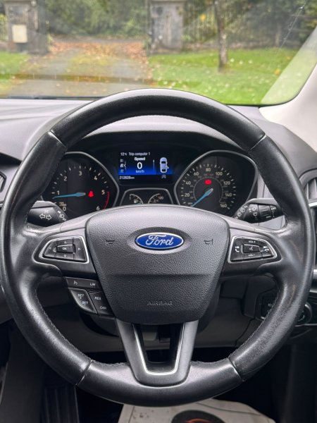 2016 Ford Focus - photo 15