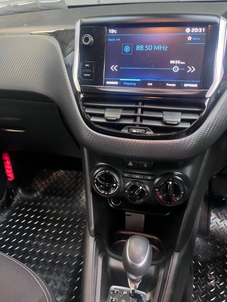 2017 Peugeot 208 - photo 20