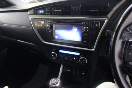 2015 Toyota Auris - photo 22
