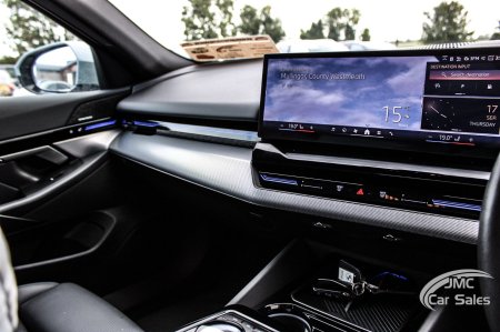 2024 BMW 5-Series - photo 23