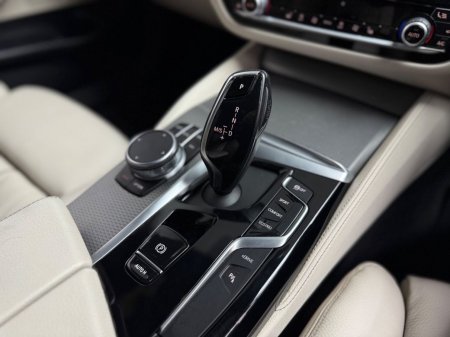 2018 BMW 5-Series - photo 17