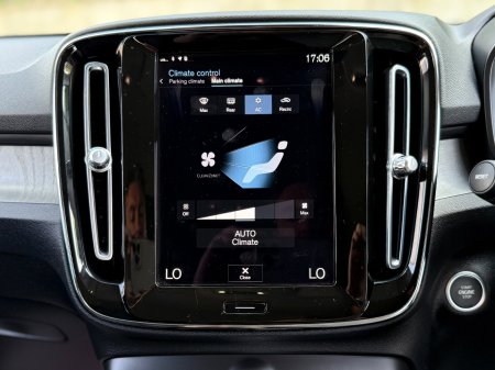 2022 Volvo XC40 - photo 16