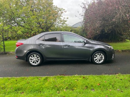 2014 Toyota Corolla - photo 2