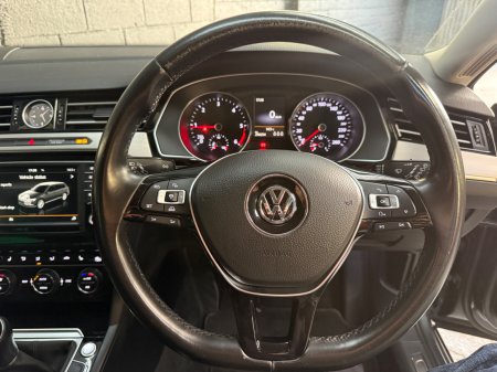 2015 Volkswagen Passat - photo 14