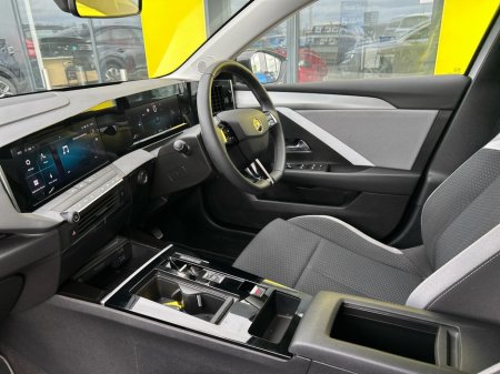 2025 Opel Astra - photo 2