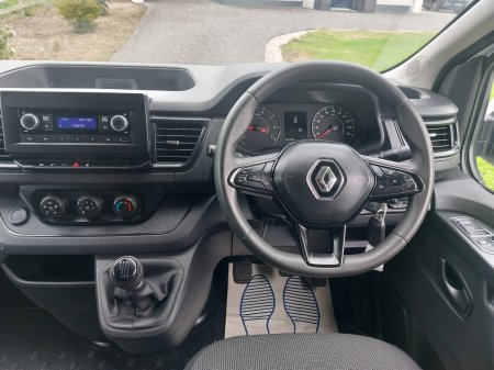 2023 Renault Trafic - photo 18