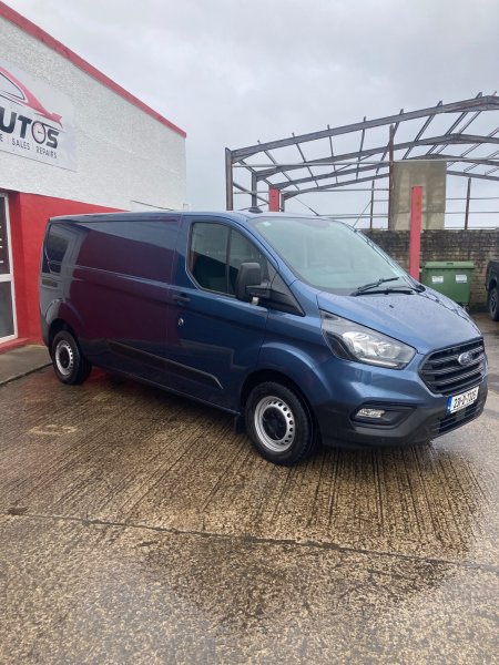 2023 Ford Transit Custom - photo 2