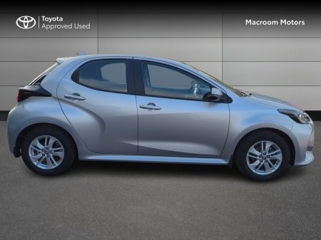 2025 Toyota Yaris - photo 3