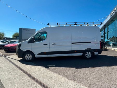 2026 Nissan Interstar - photo 2