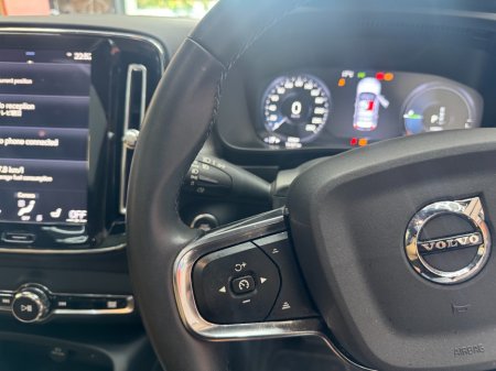 2022 Volvo XC40 - photo 12