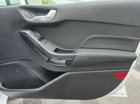 2019 Ford Fiesta - photo 17