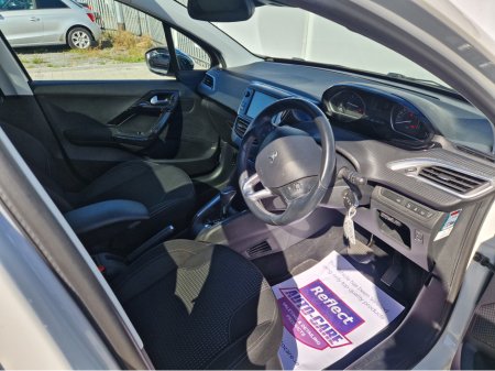 2017 Peugeot 208 - photo 14