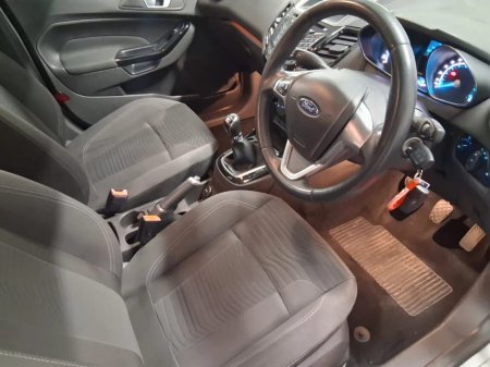 2015 Ford Fiesta - photo 5