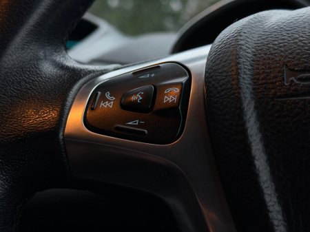 2015 Ford Fiesta - photo 7