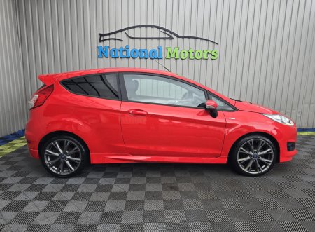 2017 Ford Fiesta - photo 2