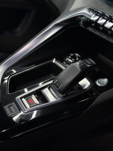 2018 Peugeot 5008 - photo 15