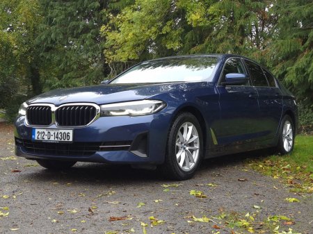 2021 BMW 5-Series - photo 2
