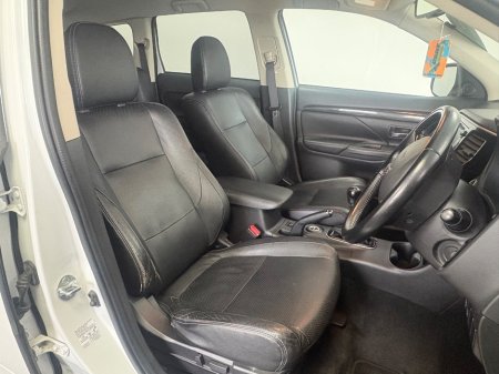 2017 Mitsubishi Outlander - photo 5