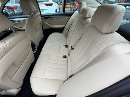2023 BMW 5-Series - photo 28