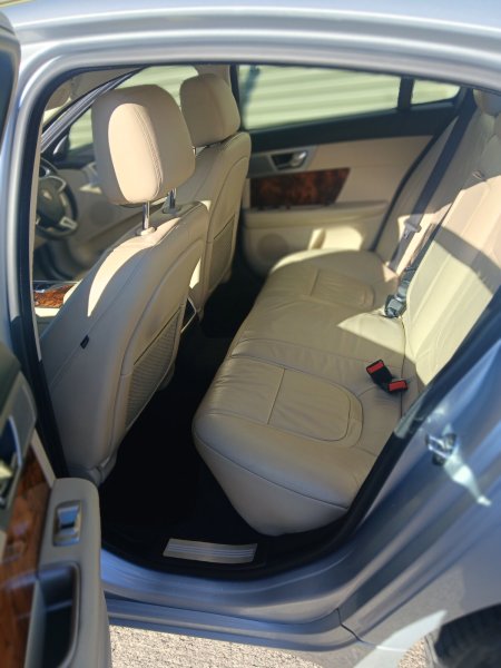 2015 Jaguar XF - photo 14