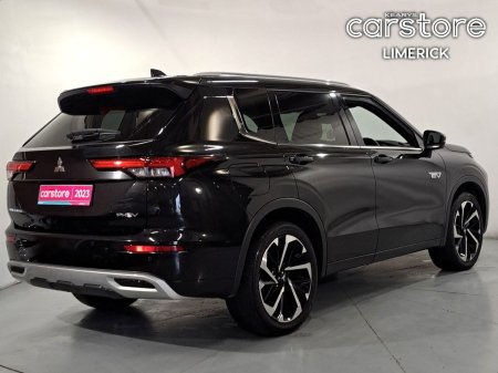 2023 Mitsubishi Outlander - photo 3
