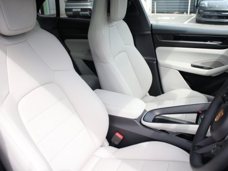 2026 Porsche Macan - photo 5