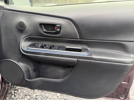 2016 Toyota Aqua - photo 26
