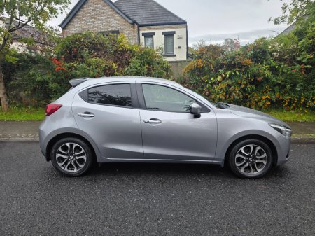 2015 Mazda Demio - photo 2