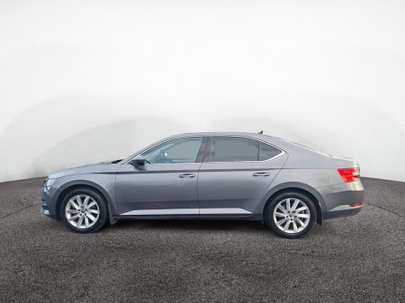 2022 Skoda Superb - photo 3