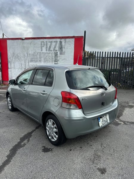 2007 Toyota Vitz - photo 13