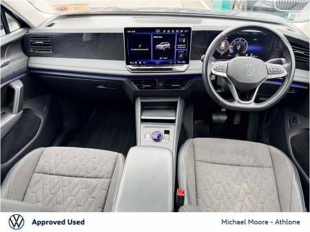 2024 Volkswagen Tiguan - photo 2