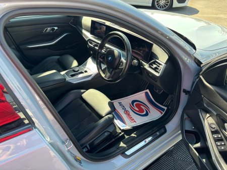 2023 BMW 3-Series - photo 4