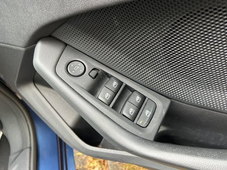 2021 BMW 1-Series - photo 10