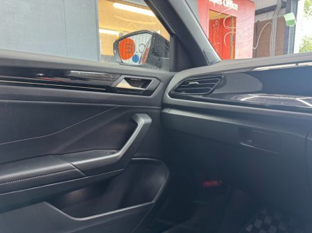 2024 Volkswagen T-Roc - photo 17
