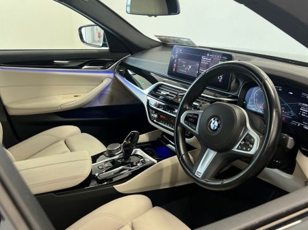 2022 BMW 5-Series - photo 25