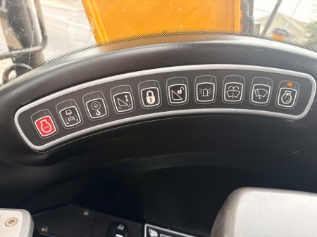 0 JCB  - photo 13