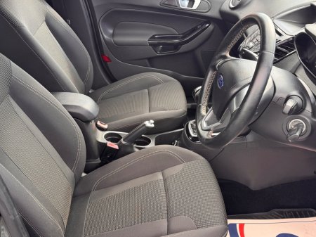 2016 Ford Fiesta - photo 16