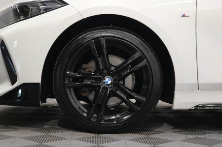 2023 BMW 1-Series - photo 8
